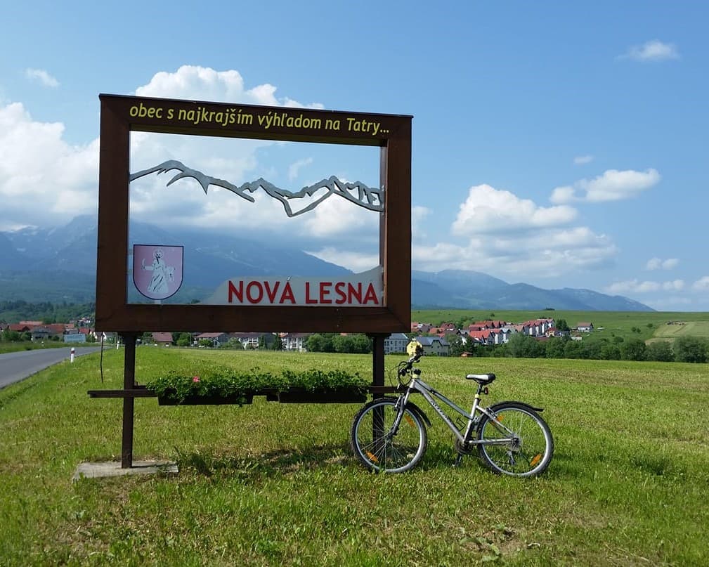 Fotopoint Nová Lesná s bicyklom a výhľadom na Tatry